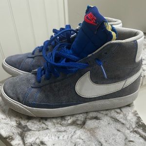 Youth Nike Retro Blazers. Sz 3. Good used condition.